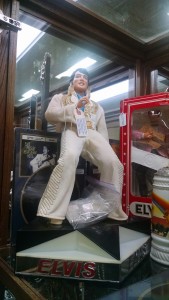 Rare Elkivs on Stage with 13 mini cassettes so you can hear Elvis sing and watch him dance!